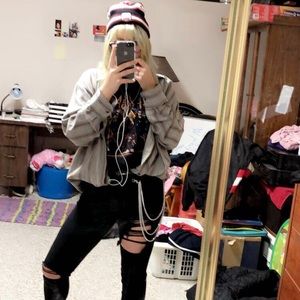 Meet your Posher, Maddie